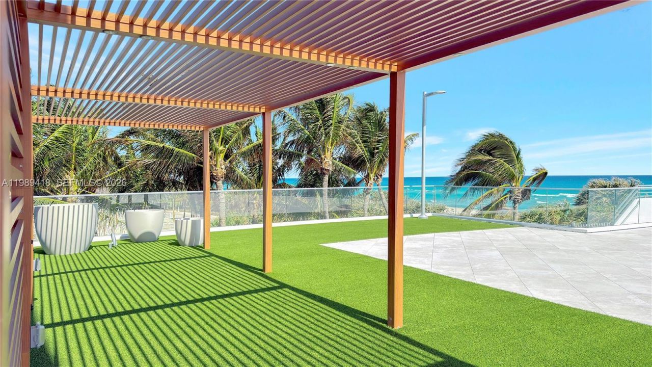 7135 Collins Ave, Unit 1105, Miami Beach, FL 33141 Photo