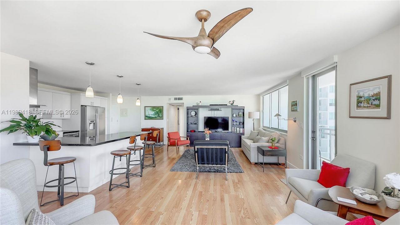 7135 Collins Ave, Unit 1105, Miami Beach, FL 33141 Photo