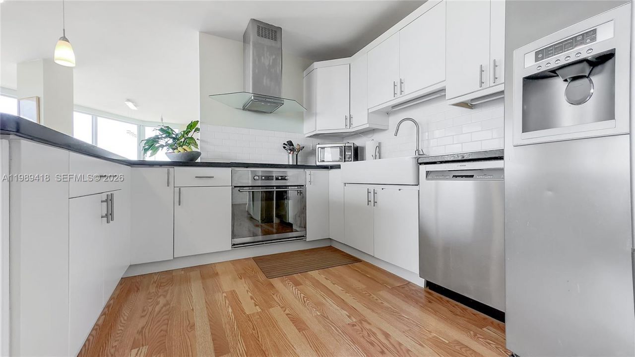 7135 Collins Ave, Unit 1105, Miami Beach, FL 33141 Photo