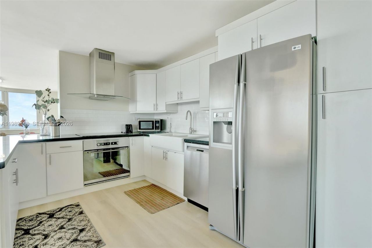 7135 Collins Ave, Unit 1105, Miami Beach, FL 33141 Photo