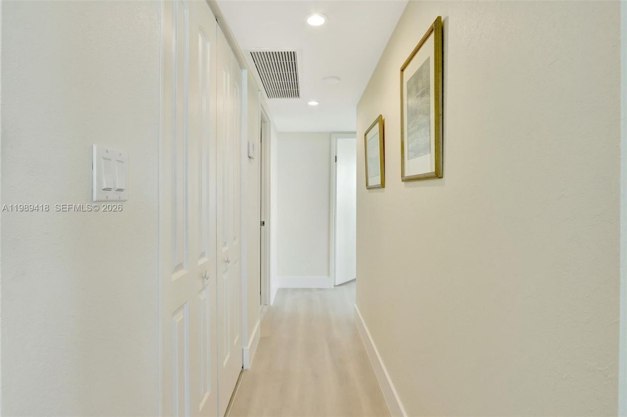 7135 Collins Ave, Unit 1105, Miami Beach, FL 33141 Photo