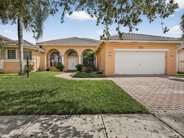 1845 NW 139th Ter, Pembroke Pines, FL 33028