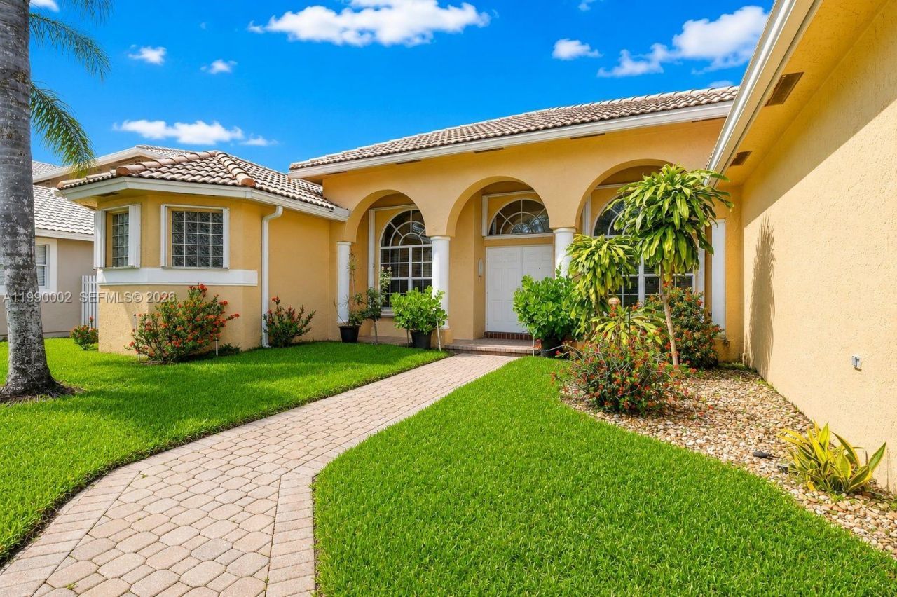 1845 NW 139th Ter, Pembroke Pines, FL 33028 Photo