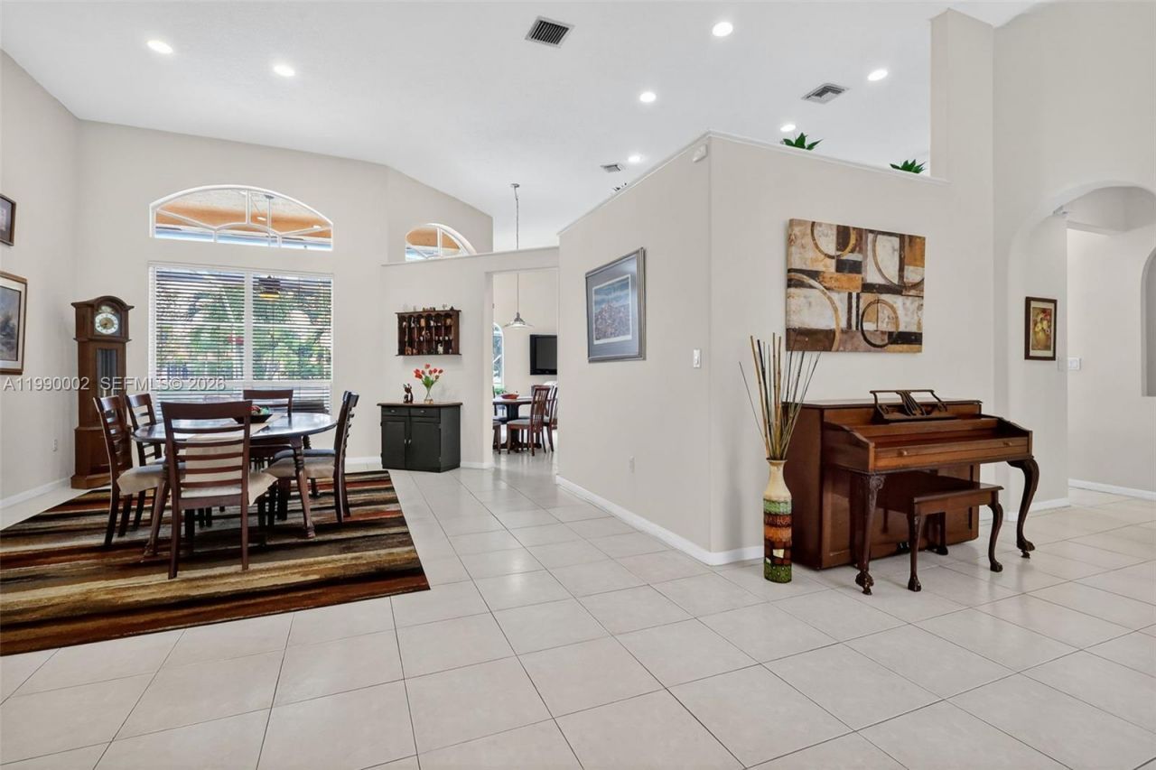 1845 NW 139th Ter, Pembroke Pines, FL 33028 Photo