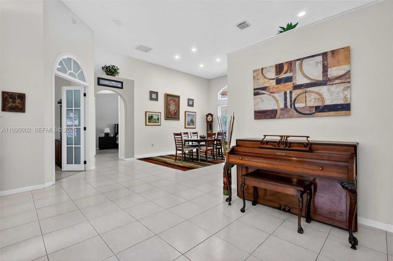 1845 NW 139th Ter, Pembroke Pines, FL 33028 Photo