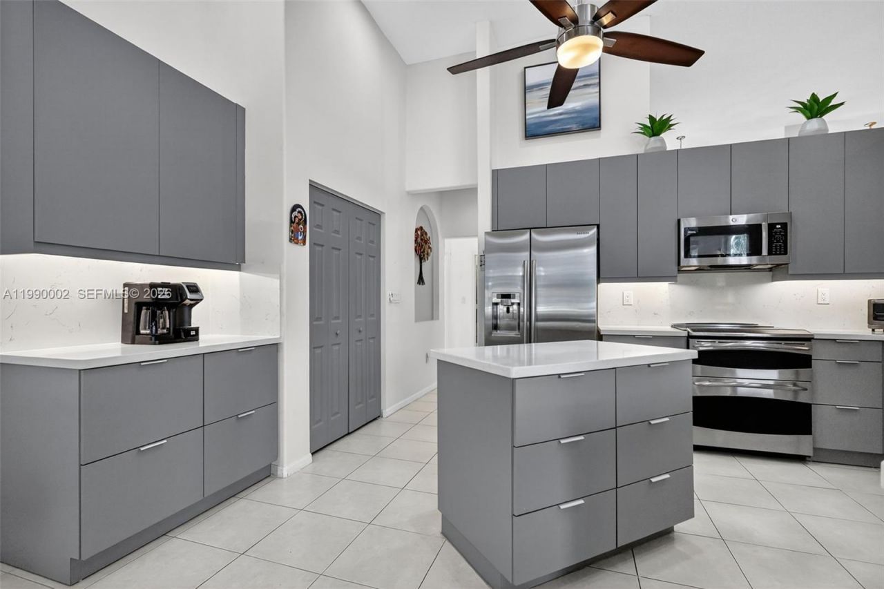 1845 NW 139th Ter, Pembroke Pines, FL 33028 Photo