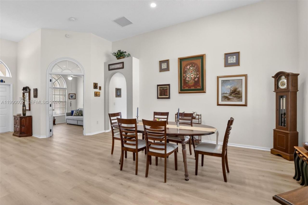 1845 NW 139th Ter, Pembroke Pines, FL 33028 Photo