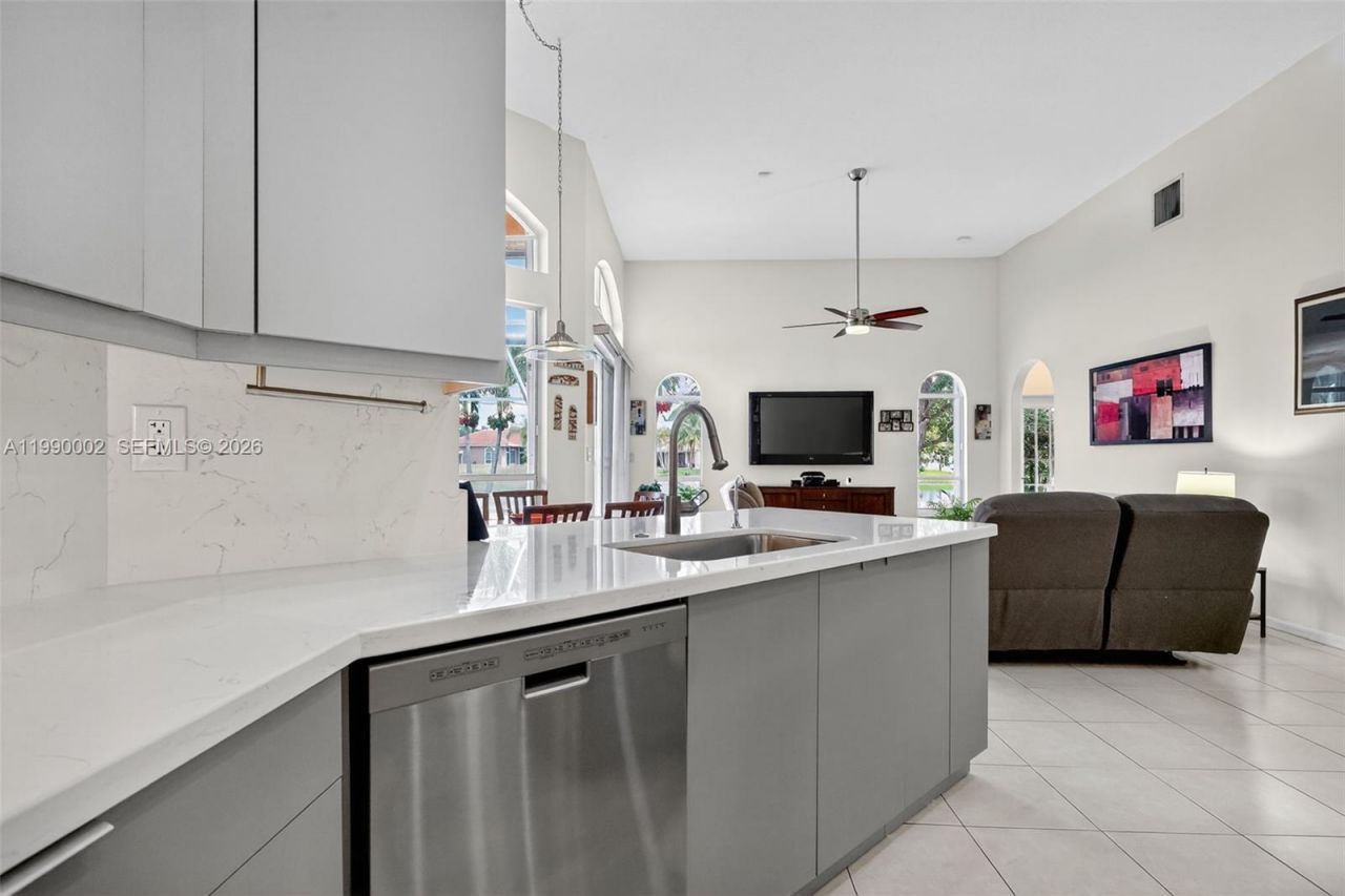 1845 NW 139th Ter, Pembroke Pines, FL 33028 Photo