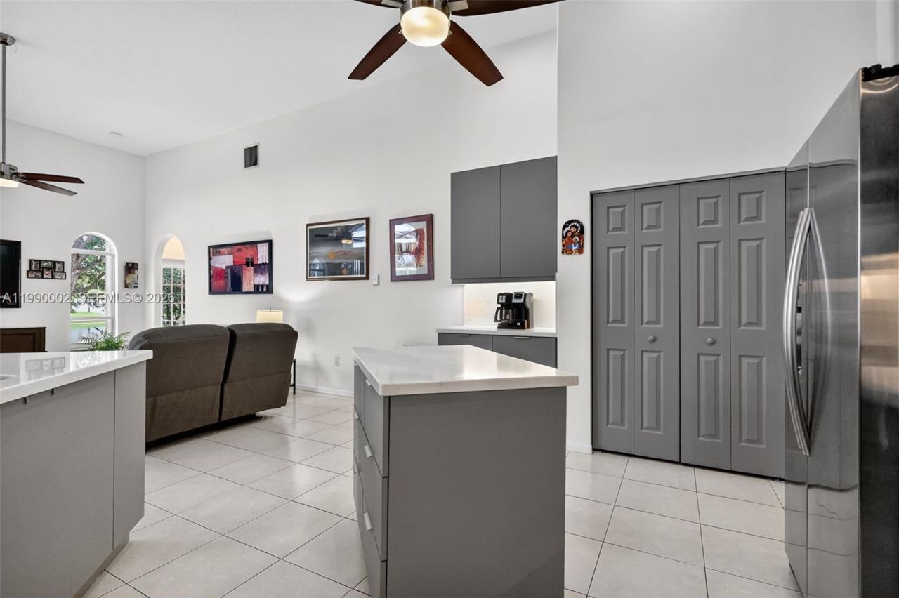 1845 NW 139th Ter, Pembroke Pines, FL 33028 Photo