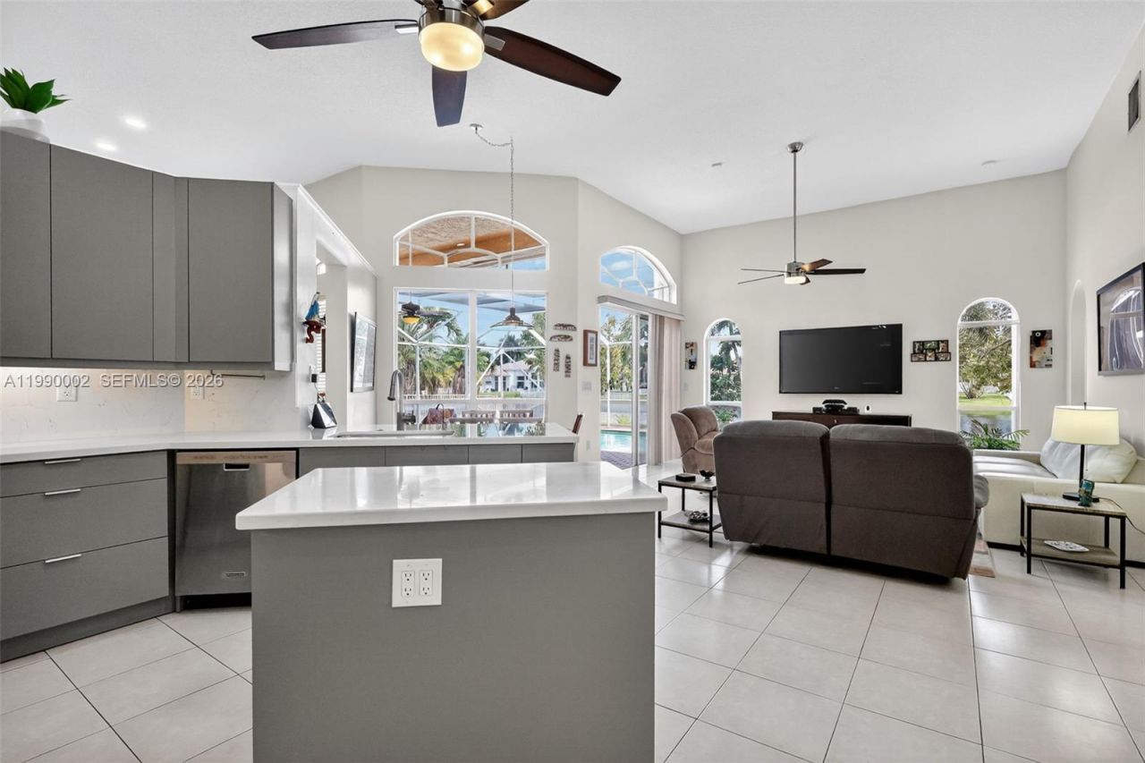 1845 NW 139th Ter, Pembroke Pines, FL 33028 Photo