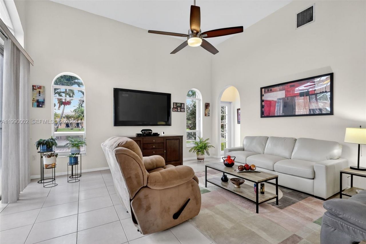 1845 NW 139th Ter, Pembroke Pines, FL 33028 Photo