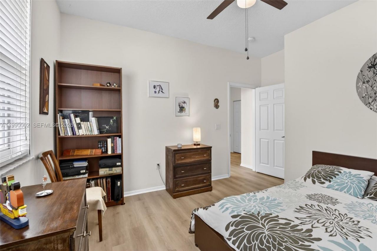 1845 NW 139th Ter, Pembroke Pines, FL 33028 Photo