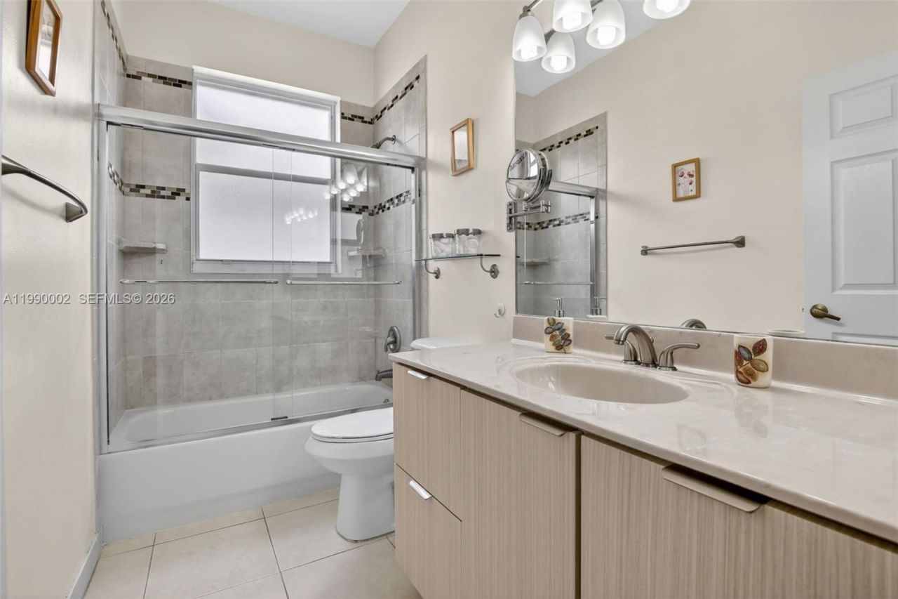 1845 NW 139th Ter, Pembroke Pines, FL 33028 Photo