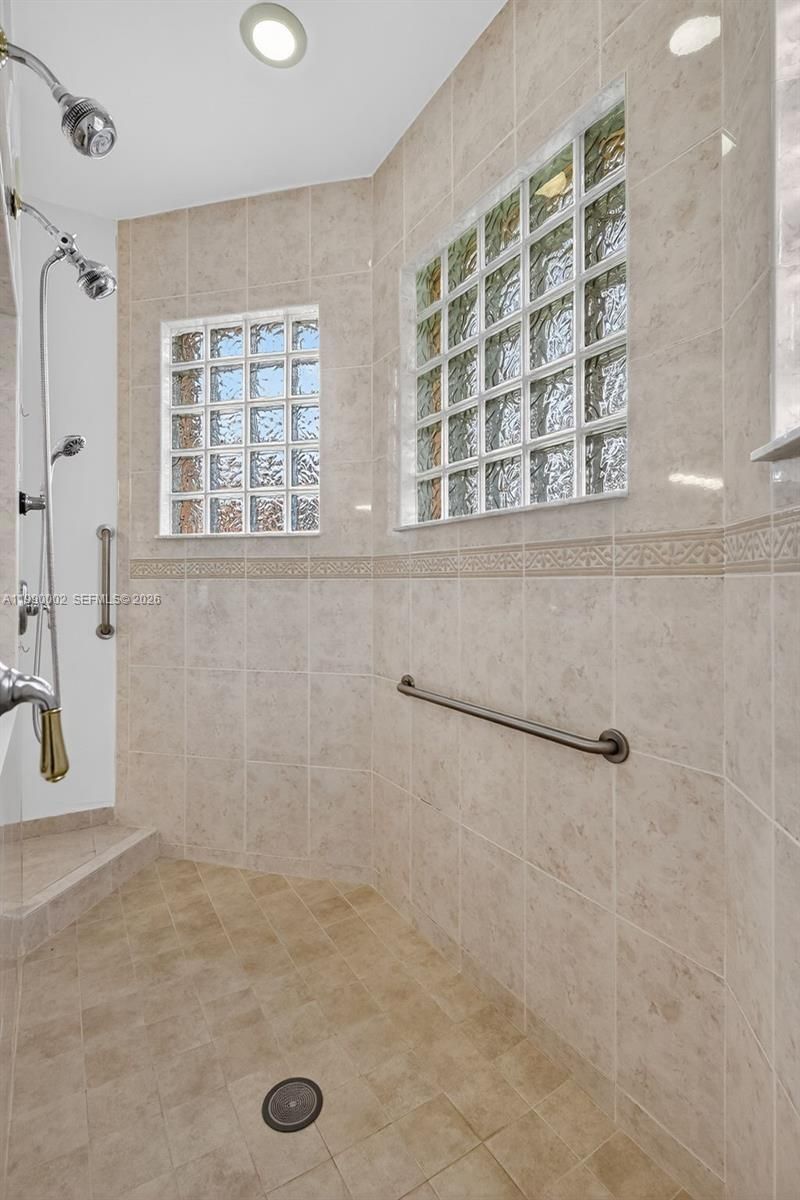 1845 NW 139th Ter, Pembroke Pines, FL 33028 Photo