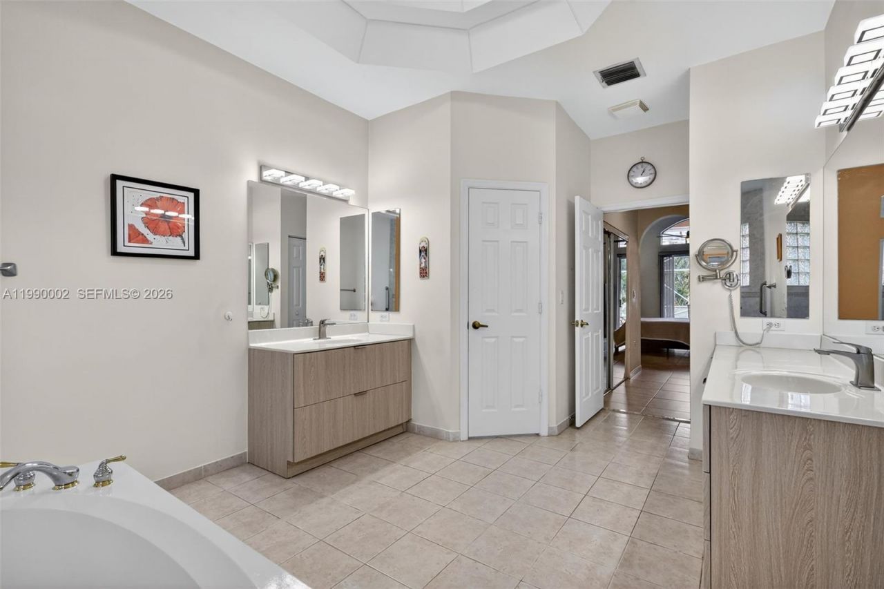 1845 NW 139th Ter, Pembroke Pines, FL 33028 Photo