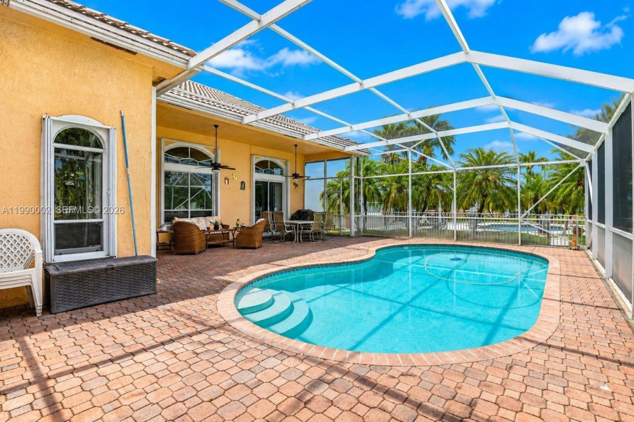 1845 NW 139th Ter, Pembroke Pines, FL 33028 Photo