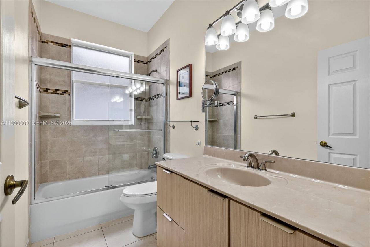 1845 NW 139th Ter, Pembroke Pines, FL 33028 Photo