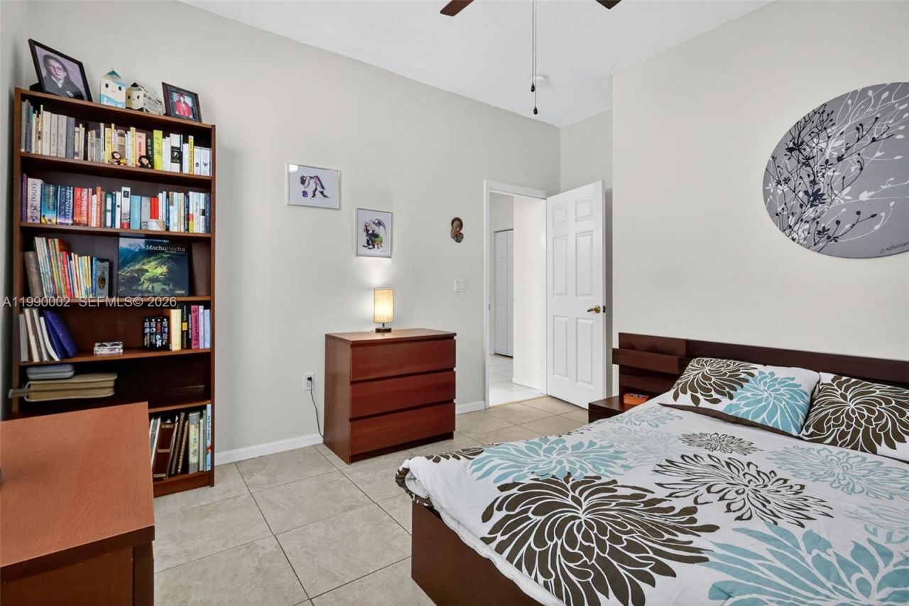 1845 NW 139th Ter, Pembroke Pines, FL 33028 Photo