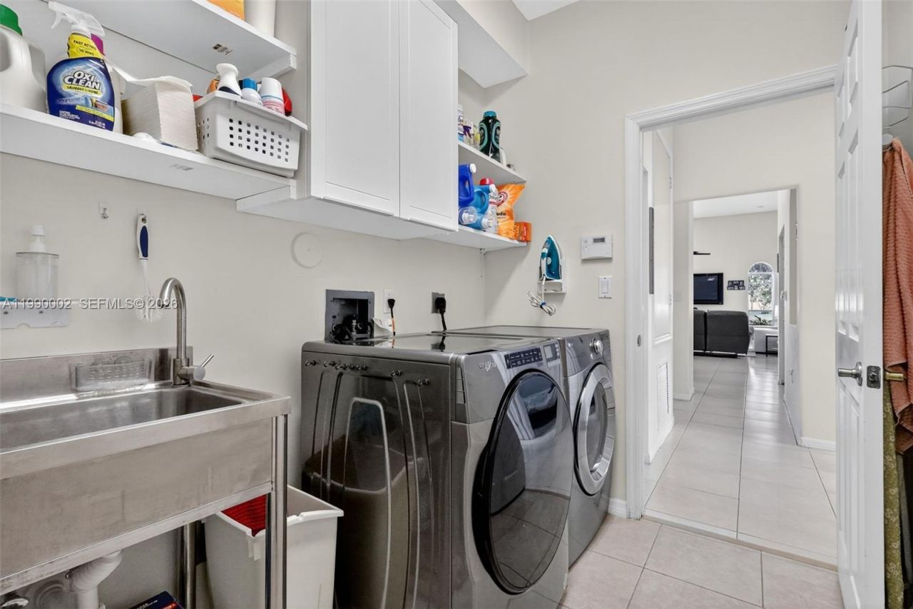 1845 NW 139th Ter, Pembroke Pines, FL 33028 Photo