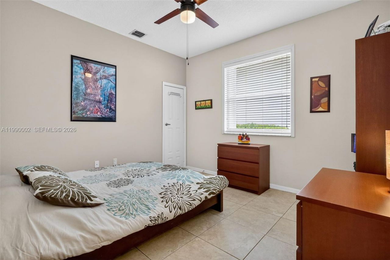 1845 NW 139th Ter, Pembroke Pines, FL 33028 Photo