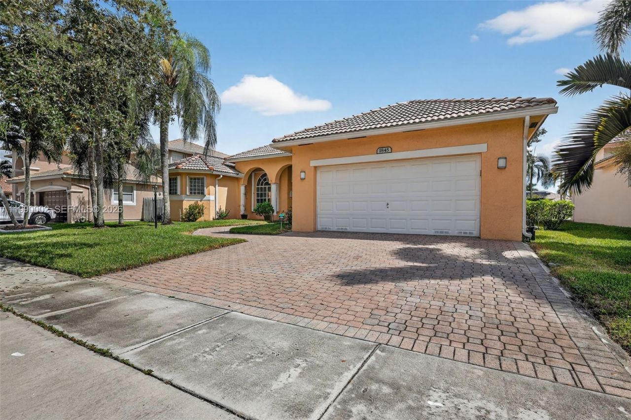 1845 NW 139th Ter, Pembroke Pines, FL 33028 Photo
