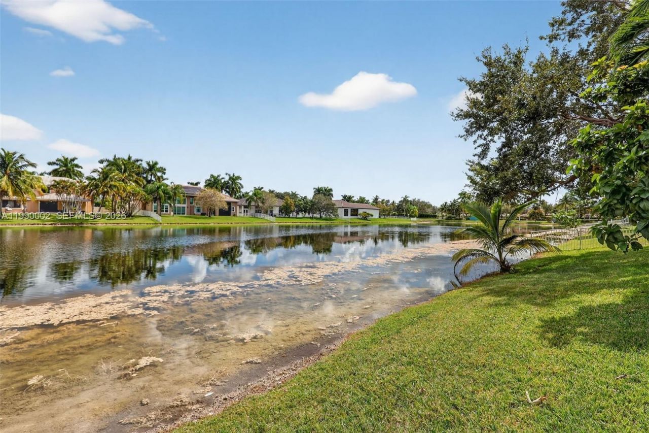 1845 NW 139th Ter, Pembroke Pines, FL 33028 Photo