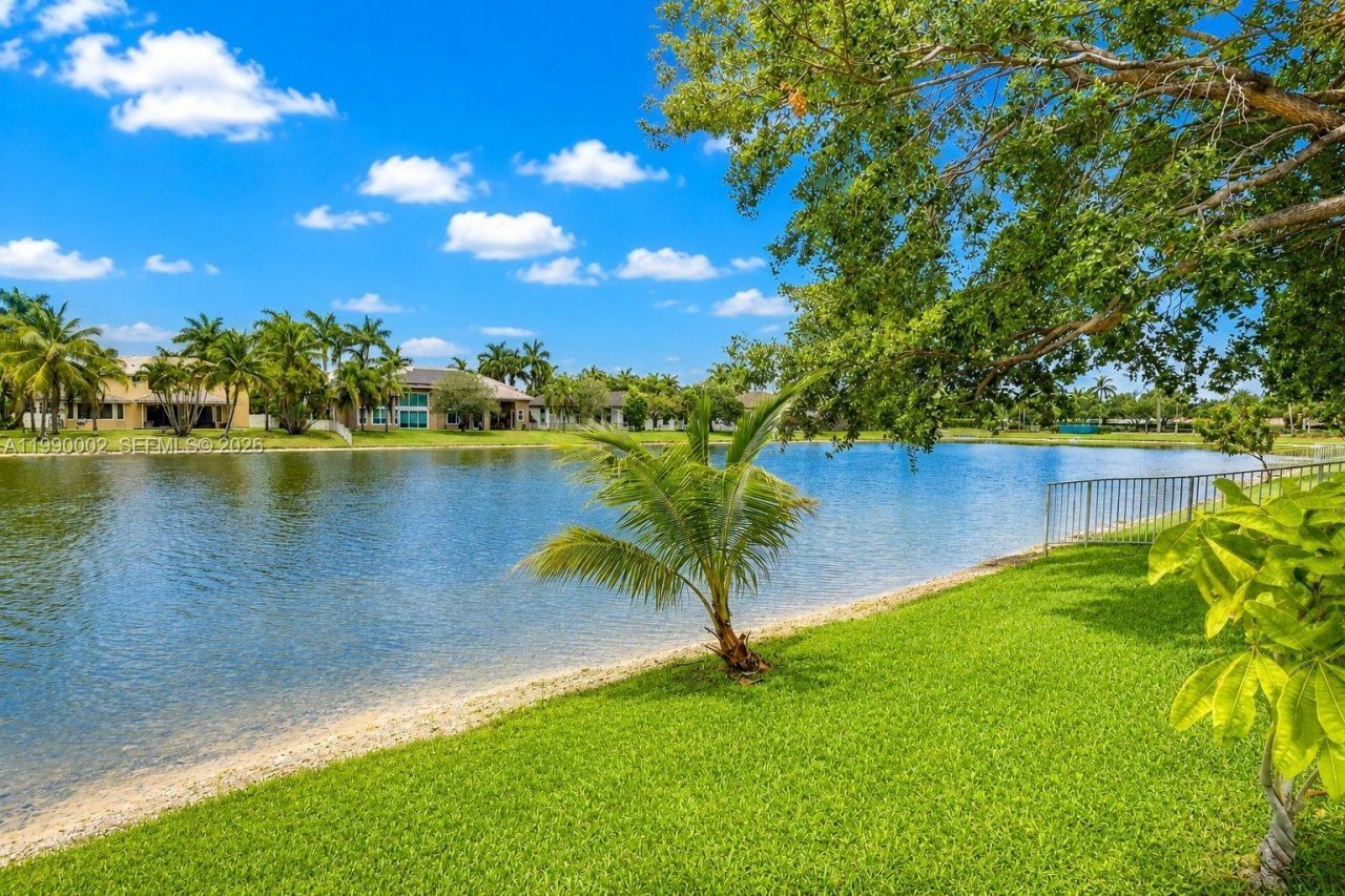 1845 NW 139th Ter, Pembroke Pines, FL 33028 Photo