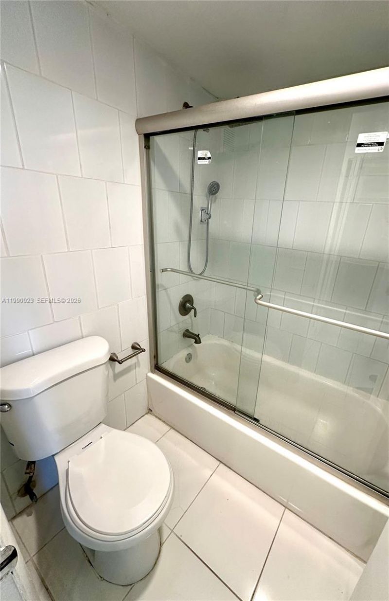 250 180th Dr , Unit 254, Sunny Isles Beach, FL 33160 Photo