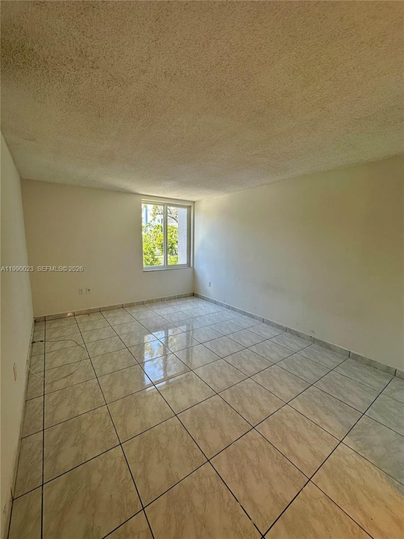 250 180th Dr , Unit 254, Sunny Isles Beach, FL 33160 Photo