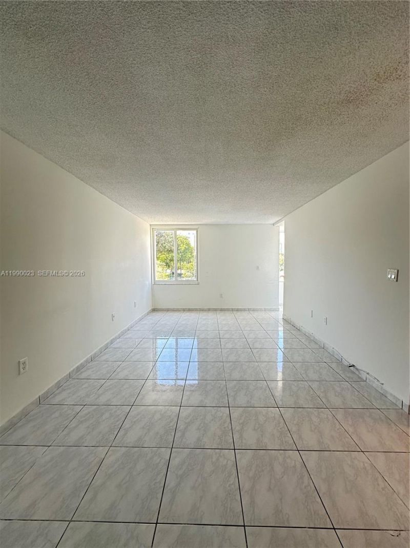 250 180th Dr , Unit 254, Sunny Isles Beach, FL 33160 Photo