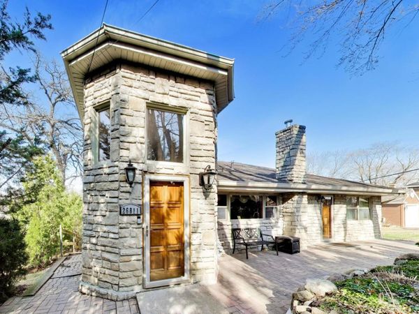 26811 N Oakdale Lane, Mundelein, IL 60060