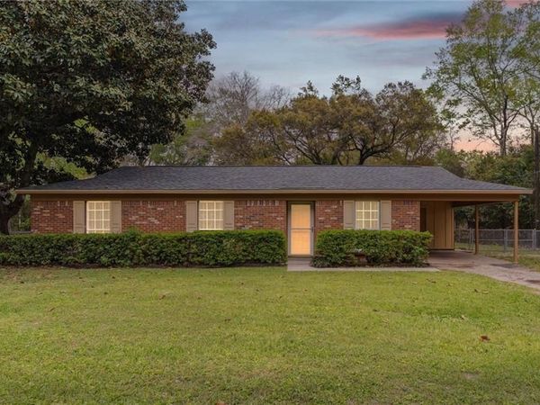 8671 Cedar Wood Drive, Theodore, AL 36582