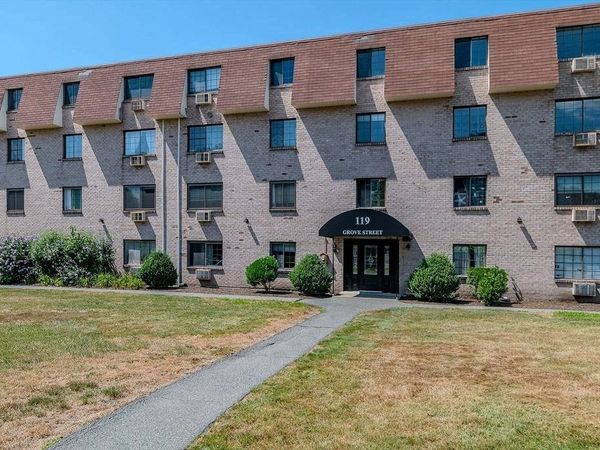 119 Grove St, Unit 234, Rockland, MA 02370