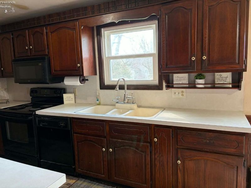 34 Jefferson Street, Bloomville, OH 44818 Photo 9