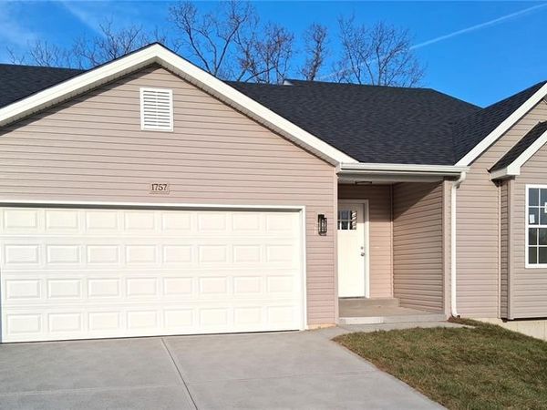 1757 Twelve Oaks Place , Pevely, MO 63070