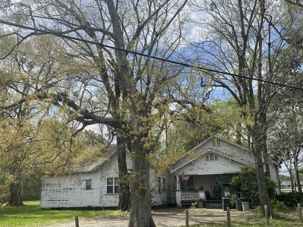 515 W Main St, Gonzales, LA 70737