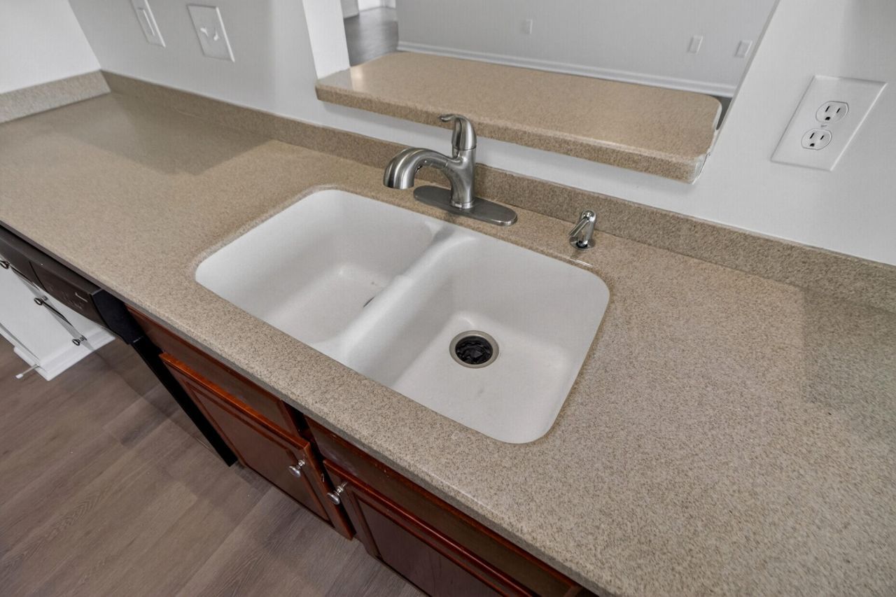 106 Meadowvale Lane Photo 12