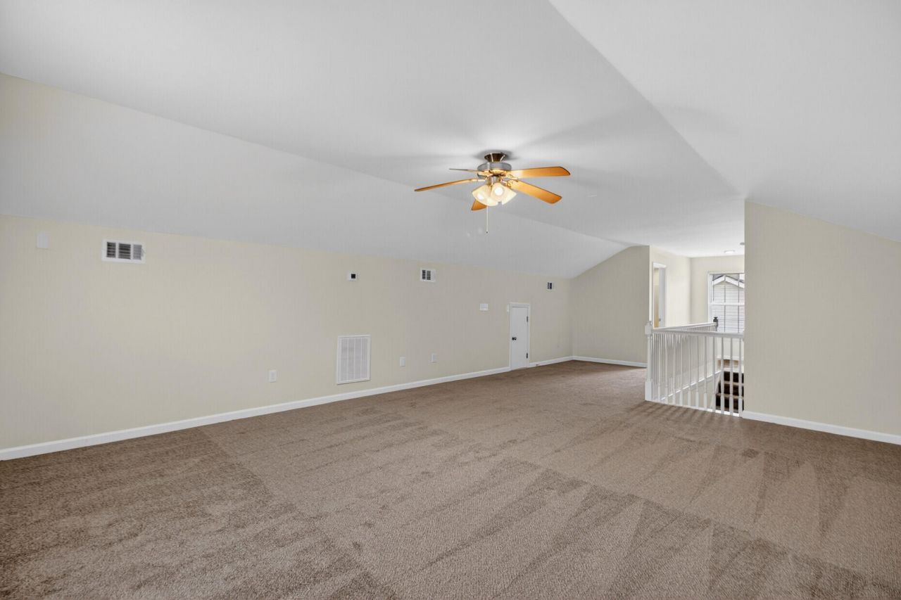 106 Meadowvale Lane Photo 32