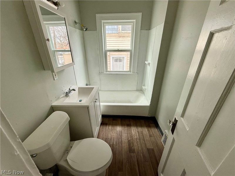 9215 Yale Avenue, Cleveland, OH 44108 Photo 13