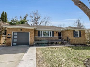 23 W Willowdale Drive, West Seneca, NY 14224