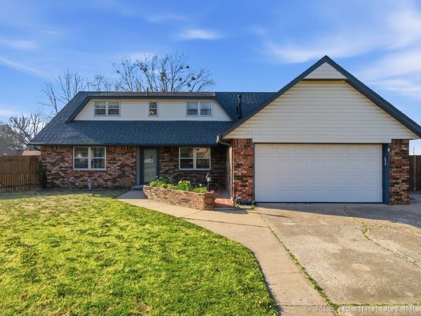 7204 S Warwick Street , Broken Arrow, OK 74014