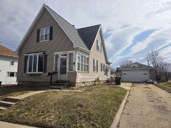 218 N Henninger STREET, Mayville, WI 53050