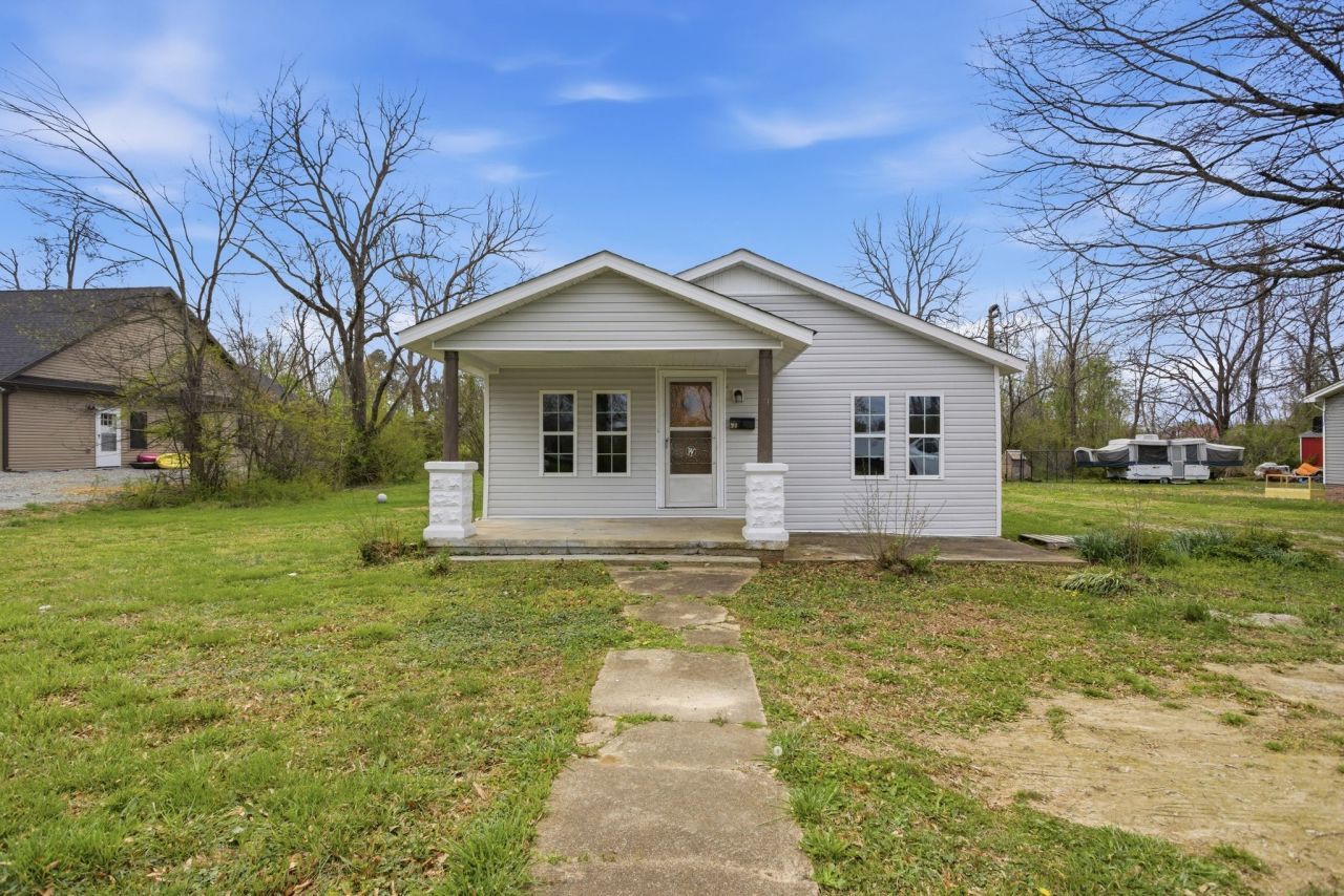 310 Smith Ave, Hohenwald, TN 38462 Main Photo
