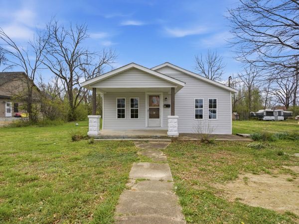 310 Smith Ave, Hohenwald, TN 38462