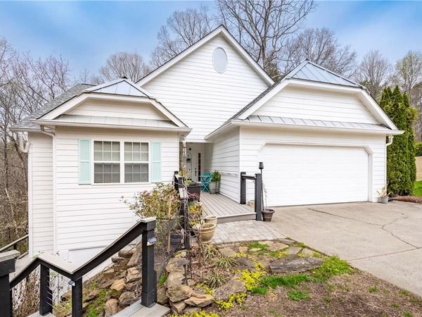 201 N Woods Way, Jasper, GA 30143