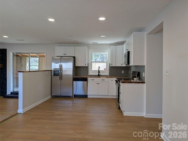 945 Summers Road , Valdese, NC 28690