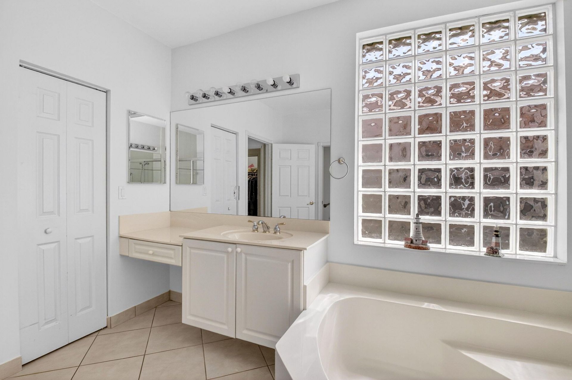 13738 Plaza Mayor Drive, Delray Beach, FL 33446 Photo