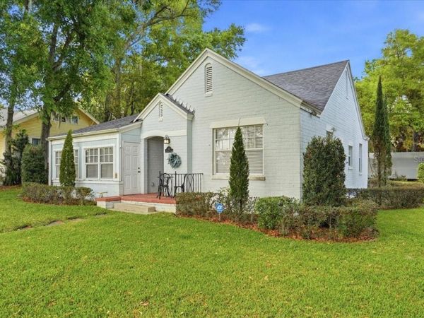 337 E SESSOMS AVENUE , LAKE WALES, FL 33853