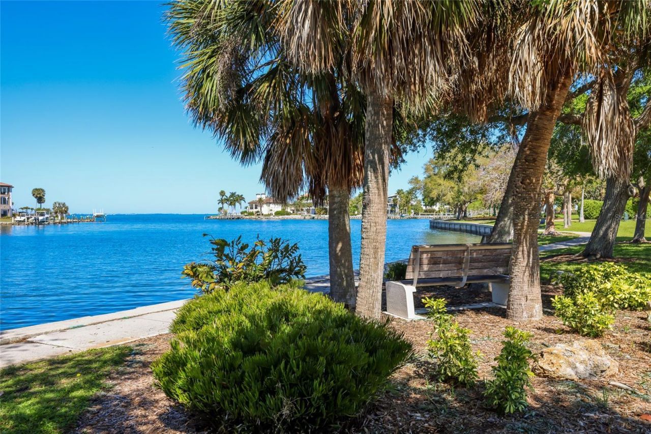 455 S Shore Drive, Sarasota, FL 34234 Photo