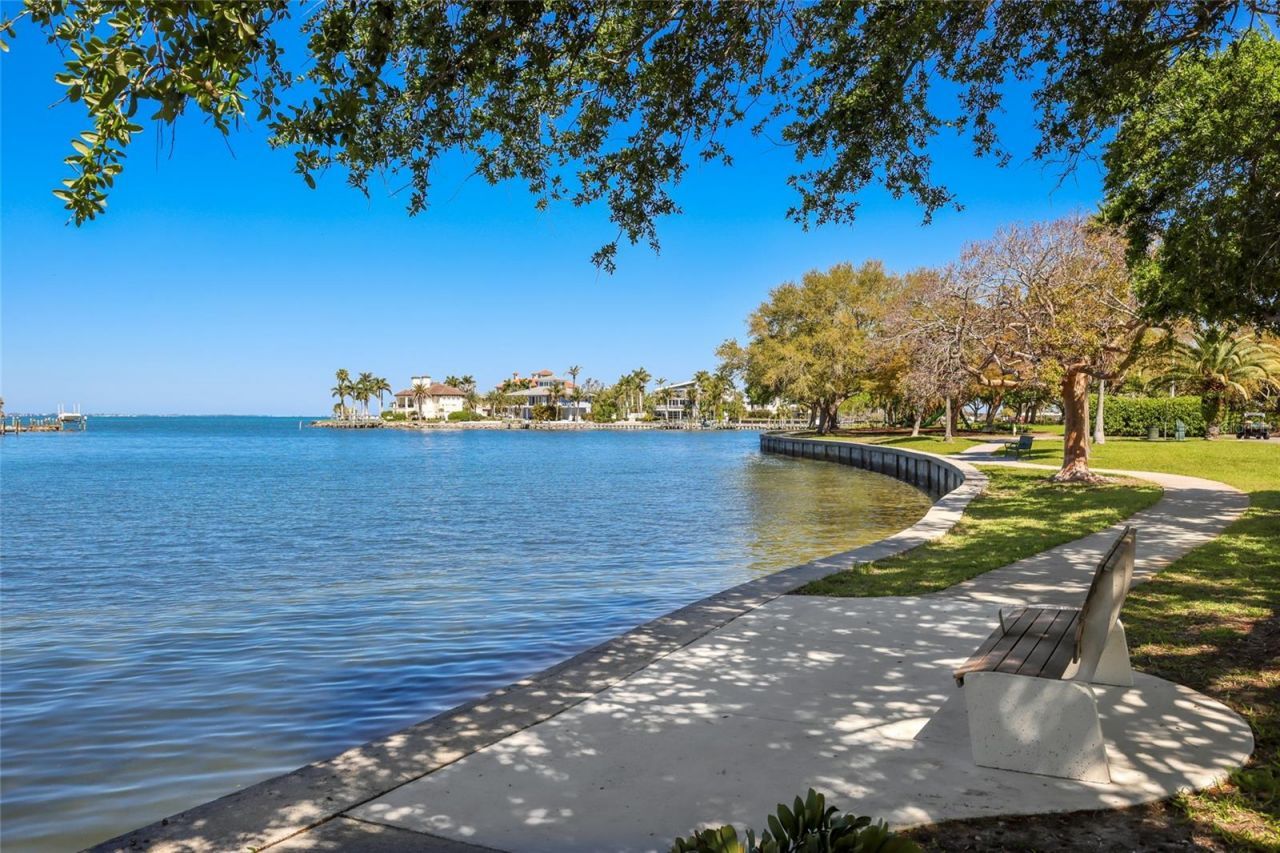455 S Shore Drive, Sarasota, FL 34234 Photo